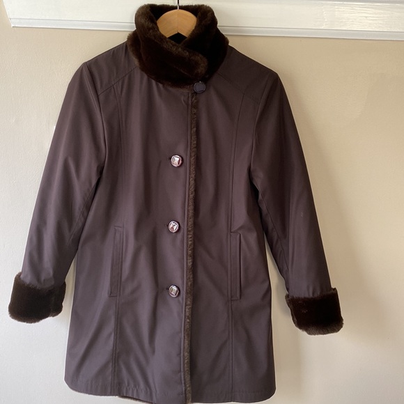 NEW Brown Water Resistant Reversible Faux Fur Coat - Picture 3 of 9